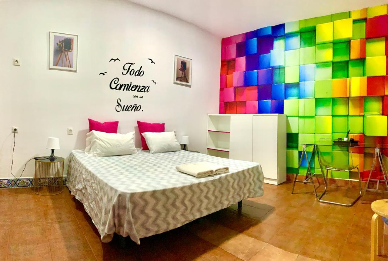 Sevilla Kitsch Hostel Art Εξωτερικό φωτογραφία