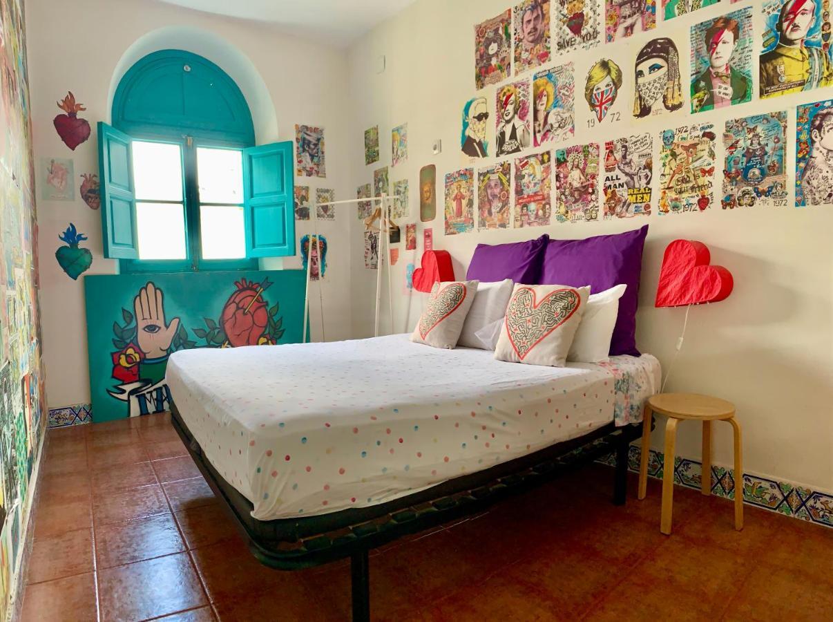 Sevilla Kitsch Hostel Art Εξωτερικό φωτογραφία