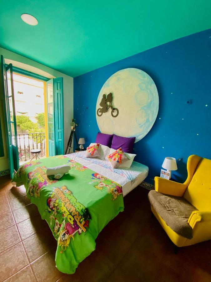 Sevilla Kitsch Hostel Art Εξωτερικό φωτογραφία