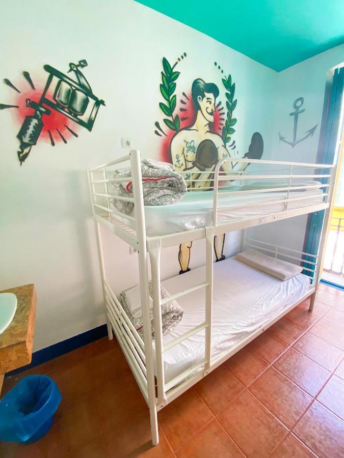 Sevilla Kitsch Hostel Art Εξωτερικό φωτογραφία