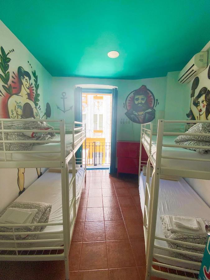 Sevilla Kitsch Hostel Art Εξωτερικό φωτογραφία