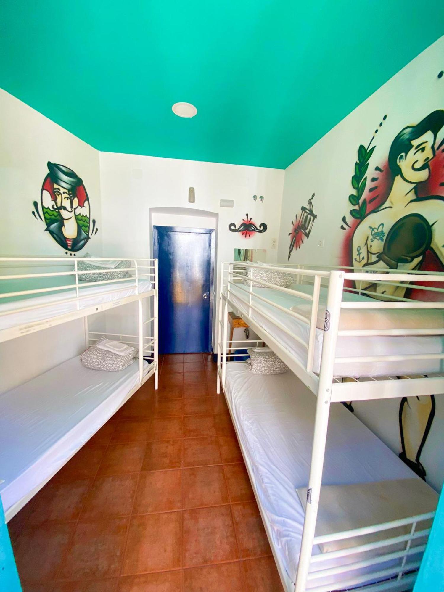 Sevilla Kitsch Hostel Art Δωμάτιο φωτογραφία