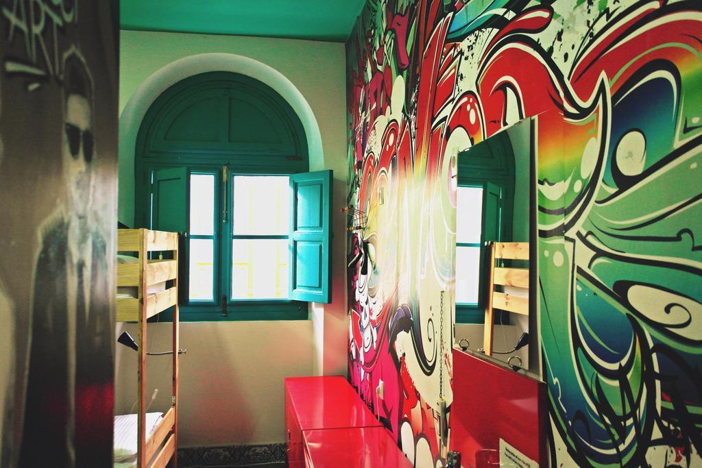 Sevilla Kitsch Hostel Art Εξωτερικό φωτογραφία