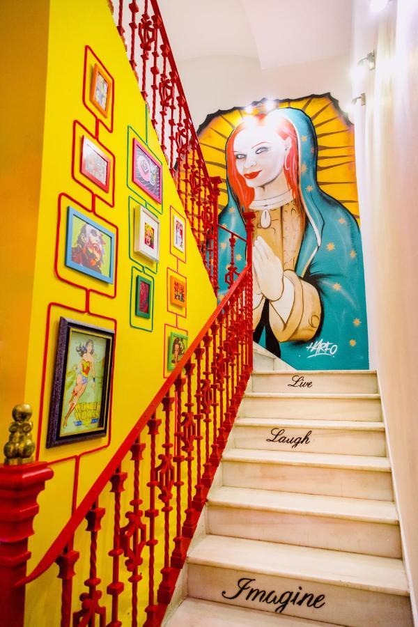 Sevilla Kitsch Hostel Art Εξωτερικό φωτογραφία